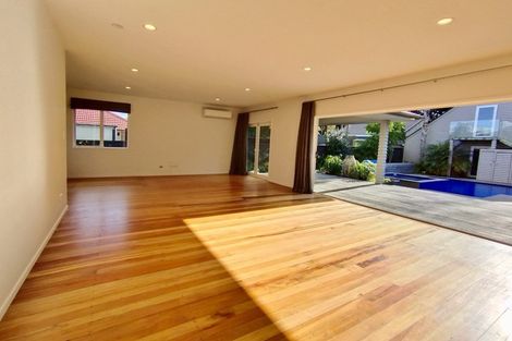 Photo of property in 1/36 Lake Pupuke Drive, Takapuna, Auckland, 0622