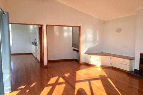 Photo of property in 109 Sylvan Avenue, Northcote, Auckland, 0627