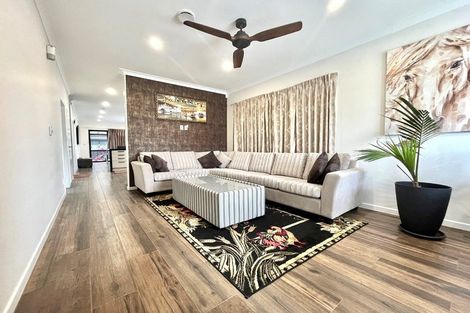 Photo of property in 32 Lusitano Drive, Karaka, Papakura, 2113