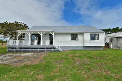 Photo of property in 323 South Head Road, South Head, Helensville, 0874