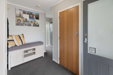 Photo of property in 85 Riversdale Drive, Merrilands, New Plymouth, 4312