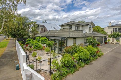 Photo of property in 18 Winston Avenue, Hokowhitu, Palmerston North, 4410