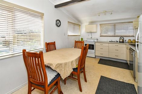 Photo of property in 13 Helms Place, Manurewa, Auckland, 2102