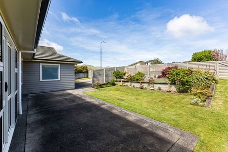 Photo of property in 3 Catlins Glen, Aotea, Porirua, 5024