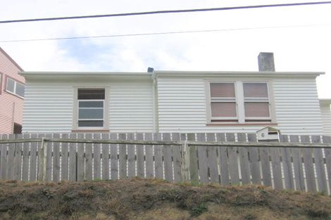 Photo of property in 6 Bowes Crescent, Strathmore Park, Wellington, 6022