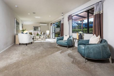 Photo of property in 6 Tokay Place, Huapai, Kumeu, 0810