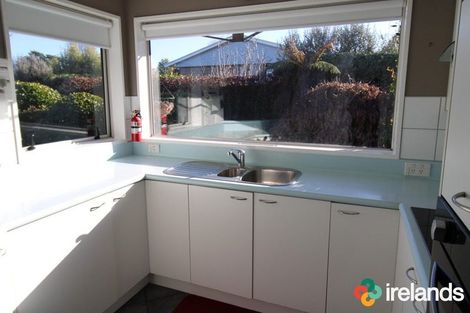 Photo of property in 2 Canberra Place, Redwood, Christchurch, 8051