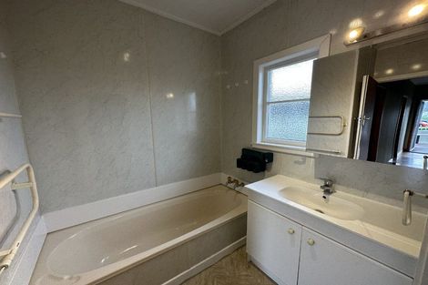 Photo of property in 2 Keays Road, Avenues, Whangarei, 0110