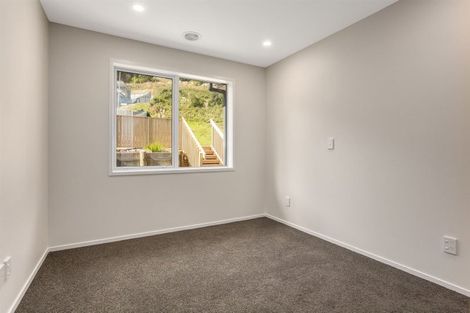 Photo of property in 64 Kakariki Grove, Waikanae, 5036