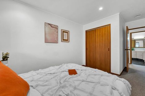 Photo of property in 8 Argyle Place, Highlands Park, New Plymouth, 4312
