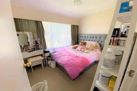 Photo of property in 49 Tupaki Place, Pakuranga Heights, Auckland, 2010
