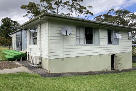 Photo of property in 35 Zita Maria Drive, Massey, Auckland, 0614