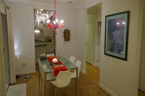 Photo of property in 28 Coles Crescent, Papakura, 2110