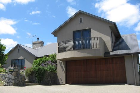 Photo of property in 2 Garden Terrace, Pukekohe, 2120
