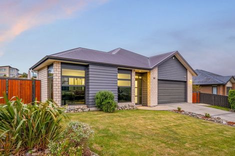 Photo of property in 21 Nelson Avenue, Aotea, Porirua, 5024