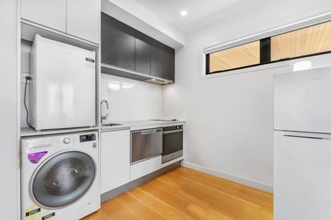 Photo of property in Frank Sargeson Apts, 1/74g Anzac Street, Takapuna, Auckland, 0622