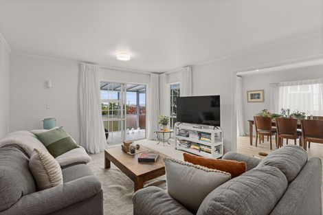 Photo of property in 1/19 Danbury Drive, Torbay, Auckland, 0630