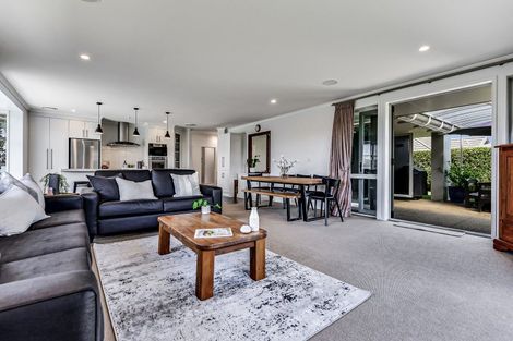 Photo of property in 22 Winchester Place, Rototuna North, Hamilton, 3210