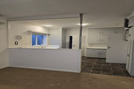 Photo of property in 8 Staveley Avenue, Mount Roskill, Auckland, 1041