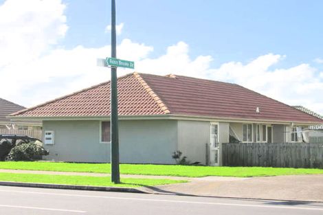 Photo of property in 1/149 Te Irirangi Drive, Flat Bush, Auckland, 2019