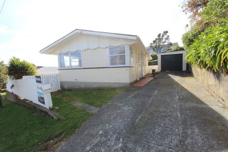 Photo of property in 81 Beazley Avenue, Paparangi, Wellington, 6037