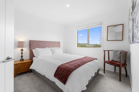Photo of property in 123 Grovenor Drive, Orewa, 0931
