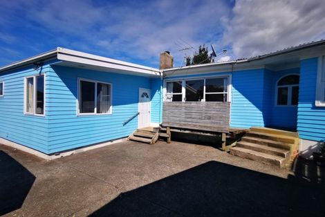 Photo of property in 25 Lendic Avenue, Henderson, Auckland, 0612