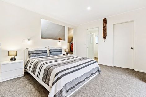 Photo of property in 9 Dee Place, Torbay, Auckland, 0630