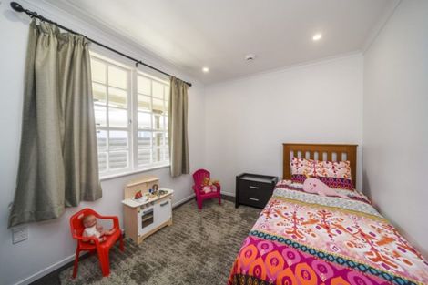 Photo of property in 25 Acacia Street, Kelvin Grove, Palmerston North, 4414