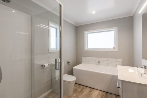 Photo of property in 105 Peka Peka Road, Peka Peka, Waikanae, 5391