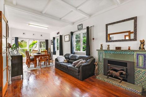 Photo of property in 6 Racecourse Road, Waiuku, 2123