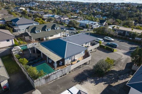 Photo of property in 1/66 Browns Bay Road, Rothesay Bay, Auckland, 0630