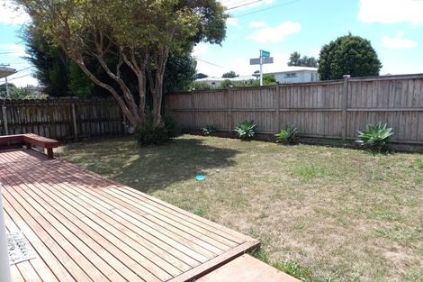 Photo of property in 56 Taikata Road, Te Atatu Peninsula, Auckland, 0610