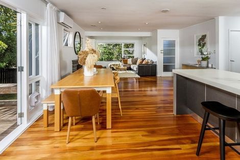 Photo of property in 20 Lynden Avenue, Hillcrest, Auckland, 0627