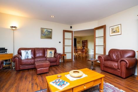 Photo of property in 21 Fairview Place, Havelock North, 4130