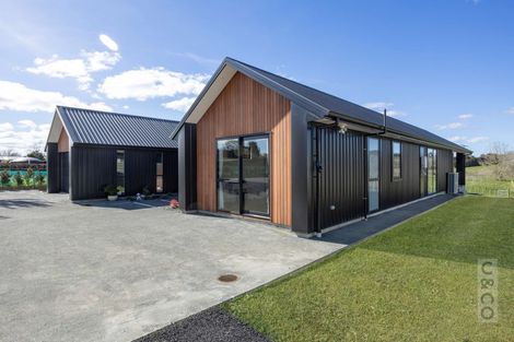 Photo of property in 179 Taupaki Road, Taupaki, 0782