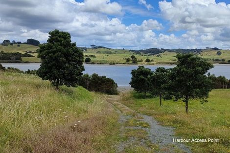 Photo of property in 10 Barnfield Road, Kaiwaka, 0573