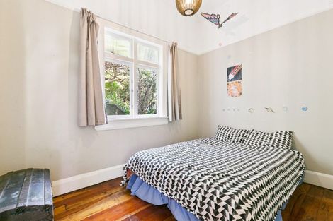 Photo of property in 201 Melbourne Road, Island Bay, Wellington, 6023