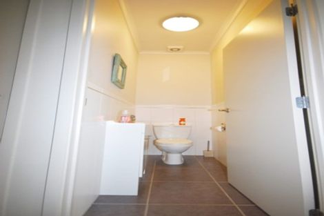 Photo of property in 22 Greenbough Lane, Greenhithe, Auckland, 0632