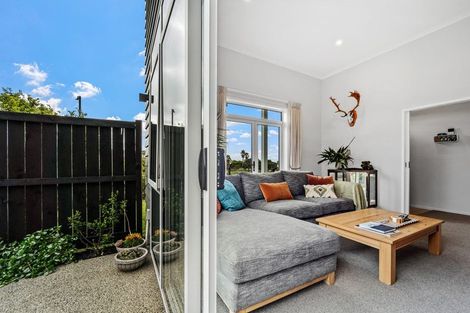 Photo of property in 92 Arran Point Parade, Orewa, 0931