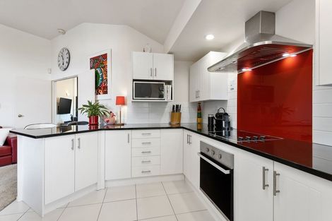 Photo of property in 8 Caversham Drive, Torbay, Auckland, 0630