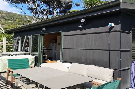 Photo of property in 23 Rayner Road, Piha, 0772