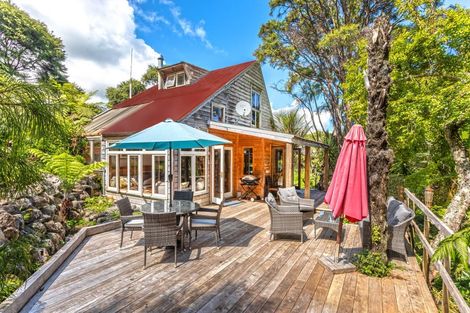 Photo of property in 480 Driving Creek Road, Coromandel, 3506