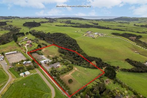 Photo of property in 132 Muriwai Valley Road, Muriwai, Waimauku, 0881