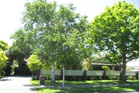 Photo of property in 246 Memorial Avenue, Burnside, Christchurch, 8053