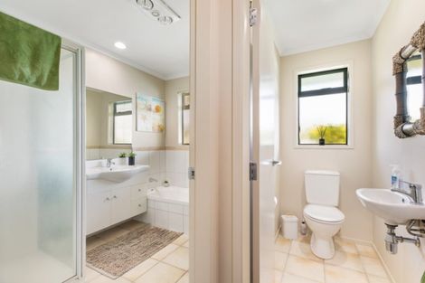 Photo of property in 1 Malta Crescent, Katikati, 3129