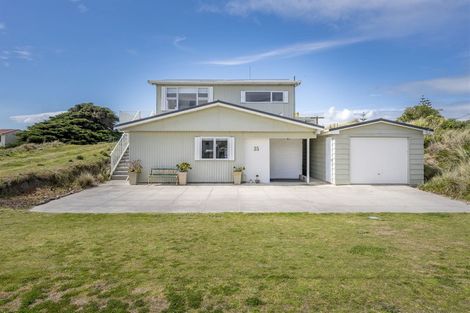 Photo of property in 35 Marine Parade South, Foxton Beach, Foxton, 4815