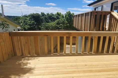 Photo of property in 36 Barbados Drive, Unsworth Heights, Auckland, 0632