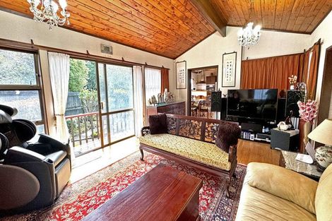 Photo of property in 3 Murano Place, Chatswood, Auckland, 0626