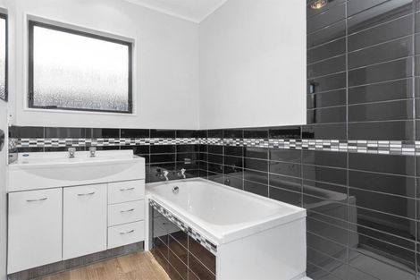 Photo of property in 56a Queen Road, Bellevue, Tauranga, 3110